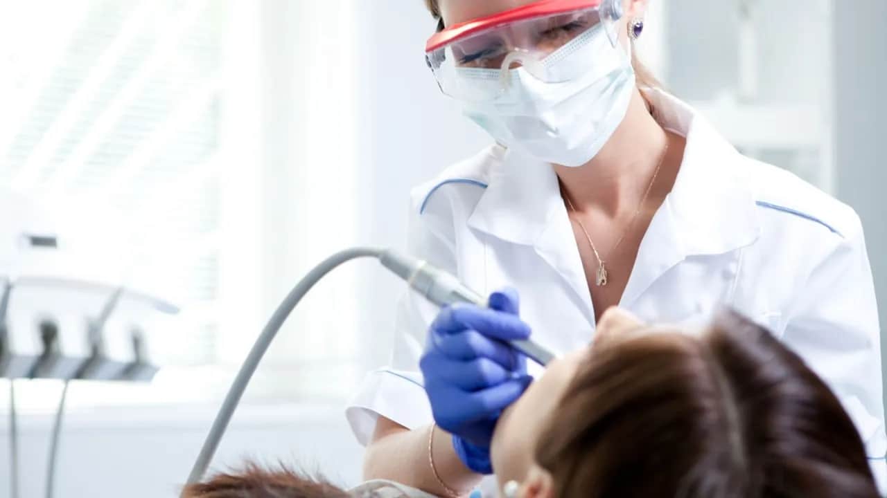 Jak umówić wizytę u dentysty na NFZ? Kompletny poradnik